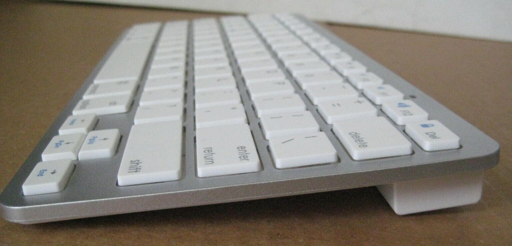 Buxton Bluetooth Keyboard Model SM-36749 White on Silver OPEN Box!!!