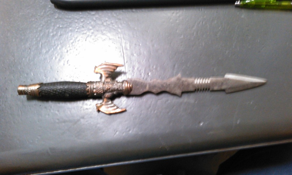 WHITE TAIL CUTLERY, HAND MADE DAGGER,