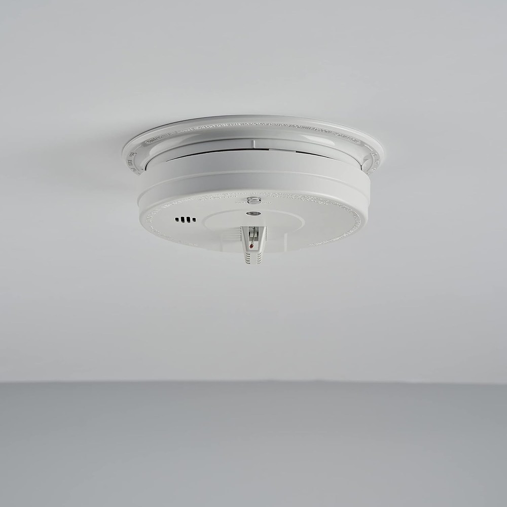 Hardwired Heat Detector with Battery Backup
