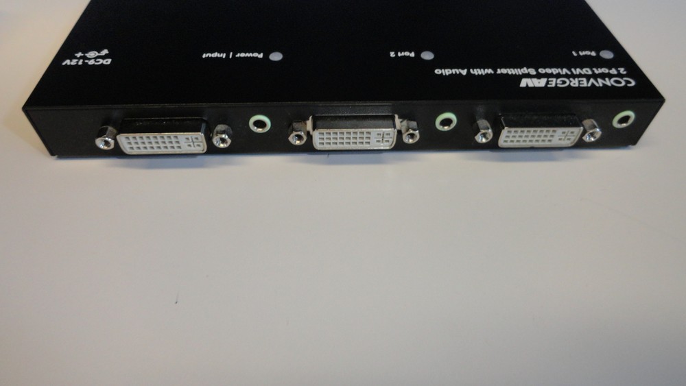BB4: STARTECH.COM CONVERGE AV 2 PORT VGA SPLITTER/Audio