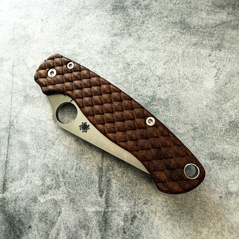 Dragonscale walnut scales for Spyderco Paramilitary 2