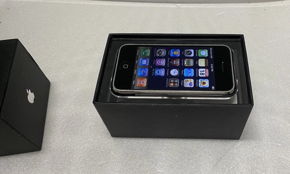 APPLE IPHONE 2G MB384LL 16GB 1 Generation With BOX & SIM AT&T USA Tested