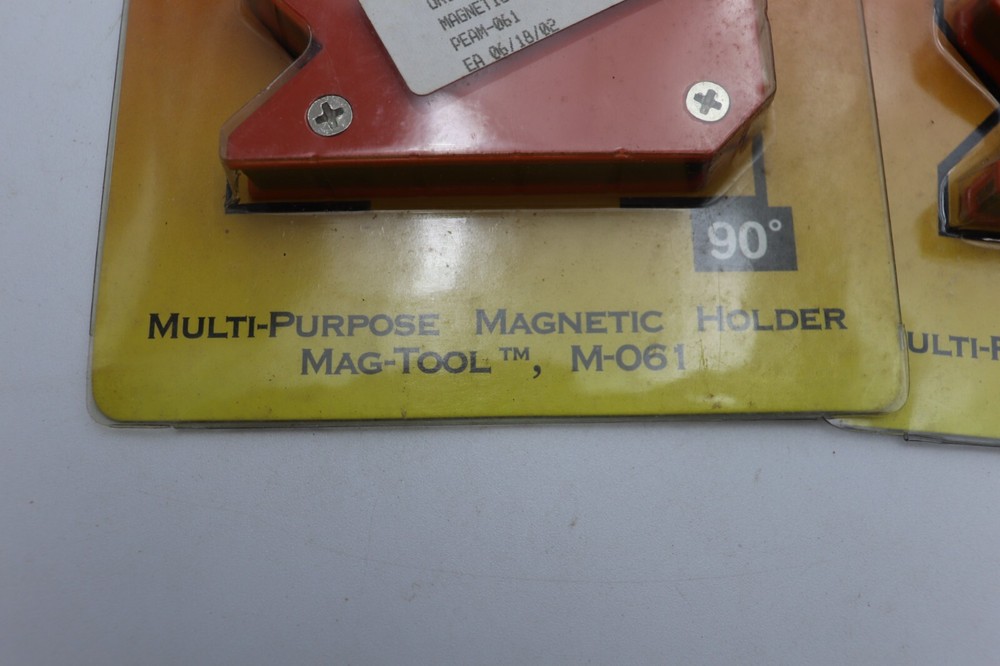 2 Pearson MULTI-PURPOSE MAGNETIC HOLDER M - 061