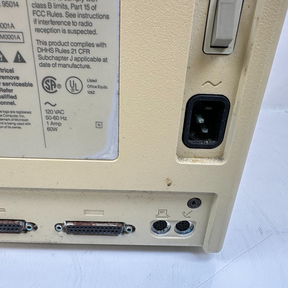 Vintage Apple Macintosh Plus 1Mb Model M0001A