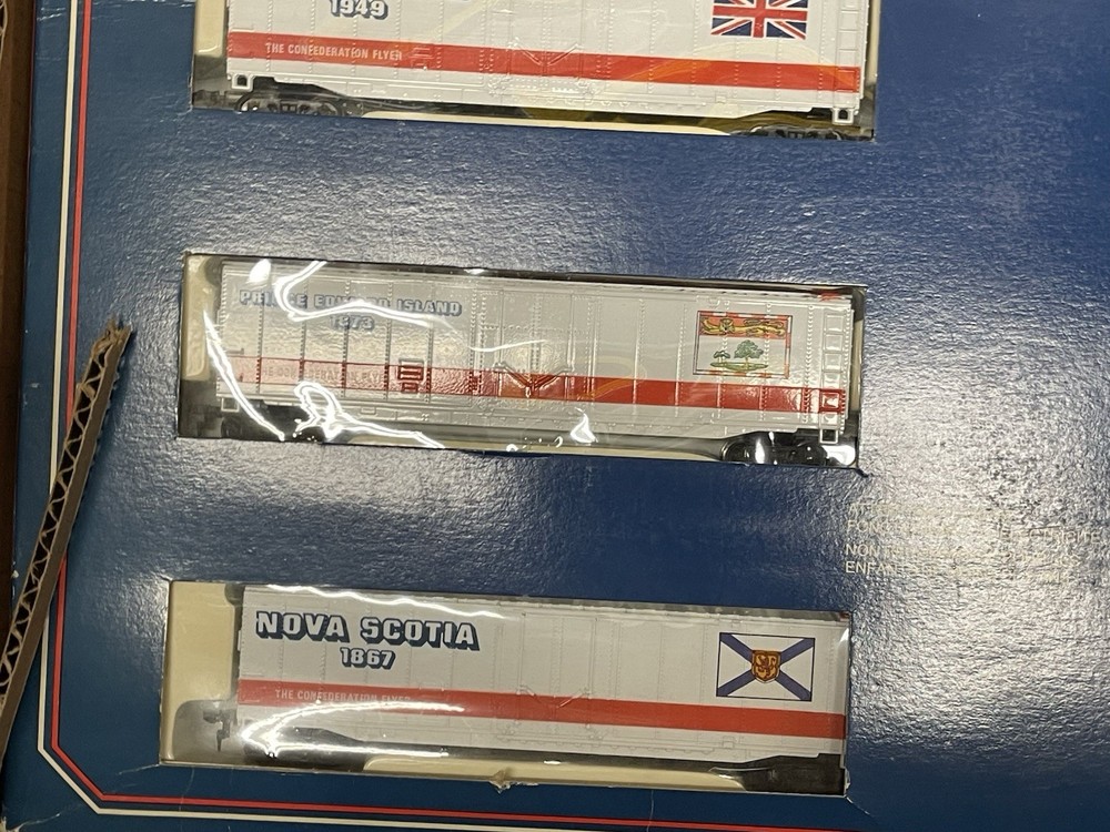 Lionel HO Canadian Release Confederation Flyer Train Set