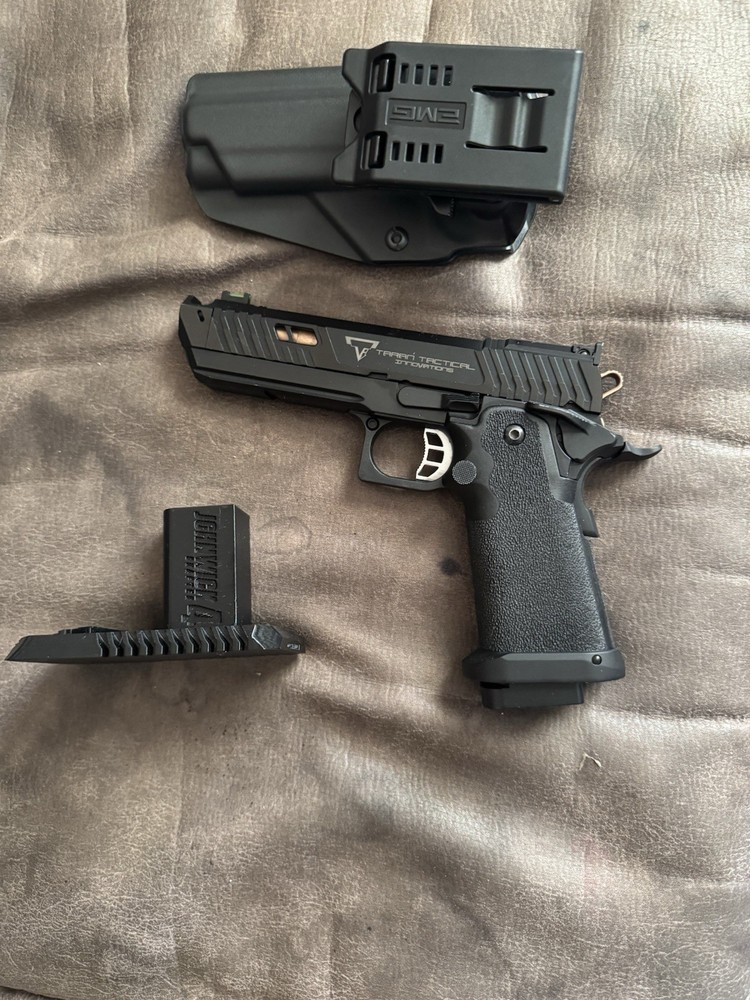 Cyma Platinum M4 Airsoft AEG Rifle BUNDLE