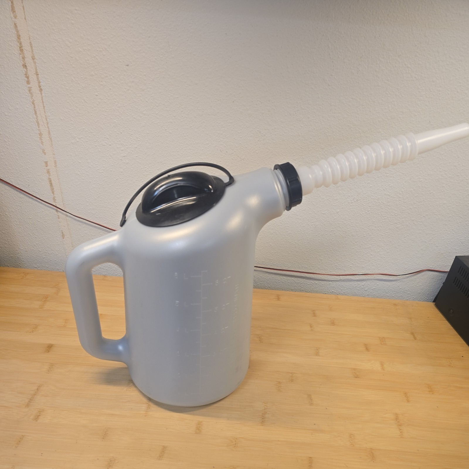 Valvolin3 8 QT Fluid Dispenser Measuring Jug with Lid Oil Coolant