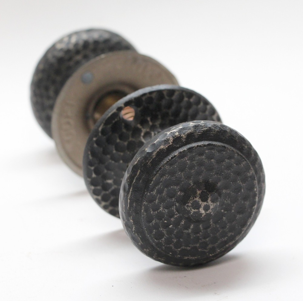 Bronze Hammered Arts & Crafts Knob Set