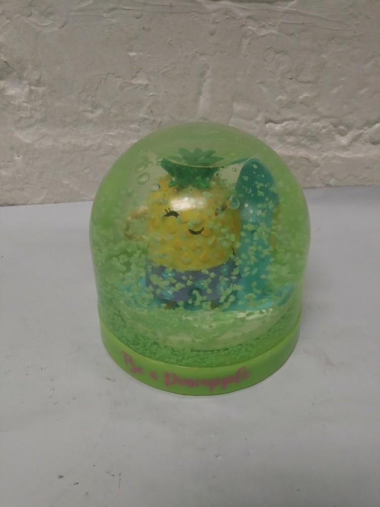 New Bite Size Fun Pineapple Water Globe Toy