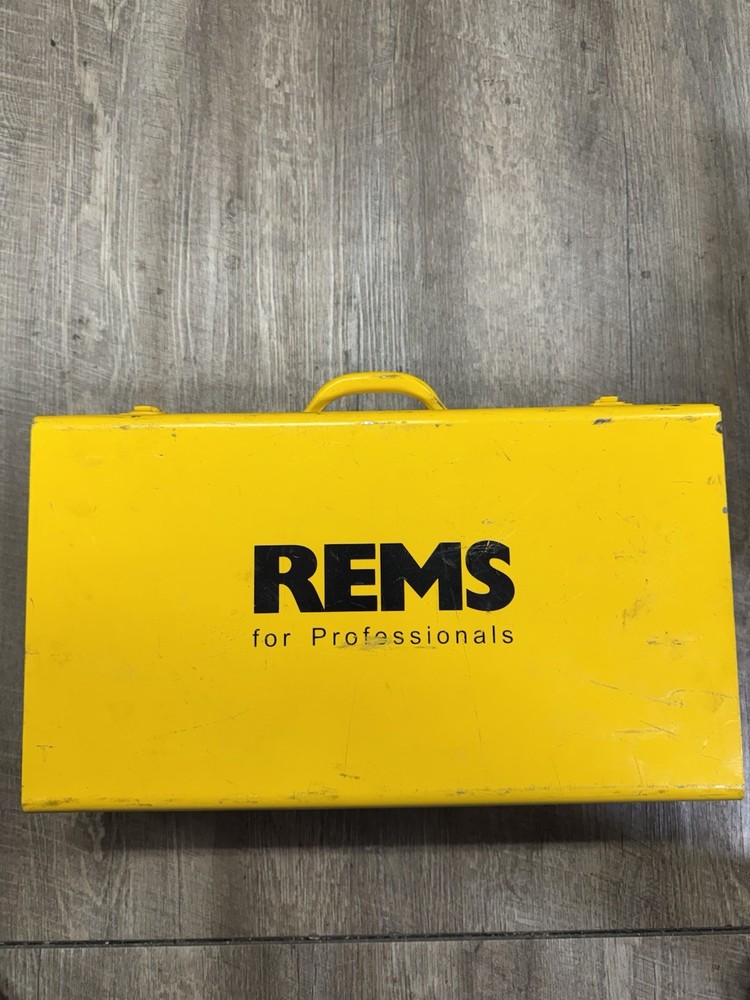 REMS Amigo Pipe Threader 230v + 4 Threaders