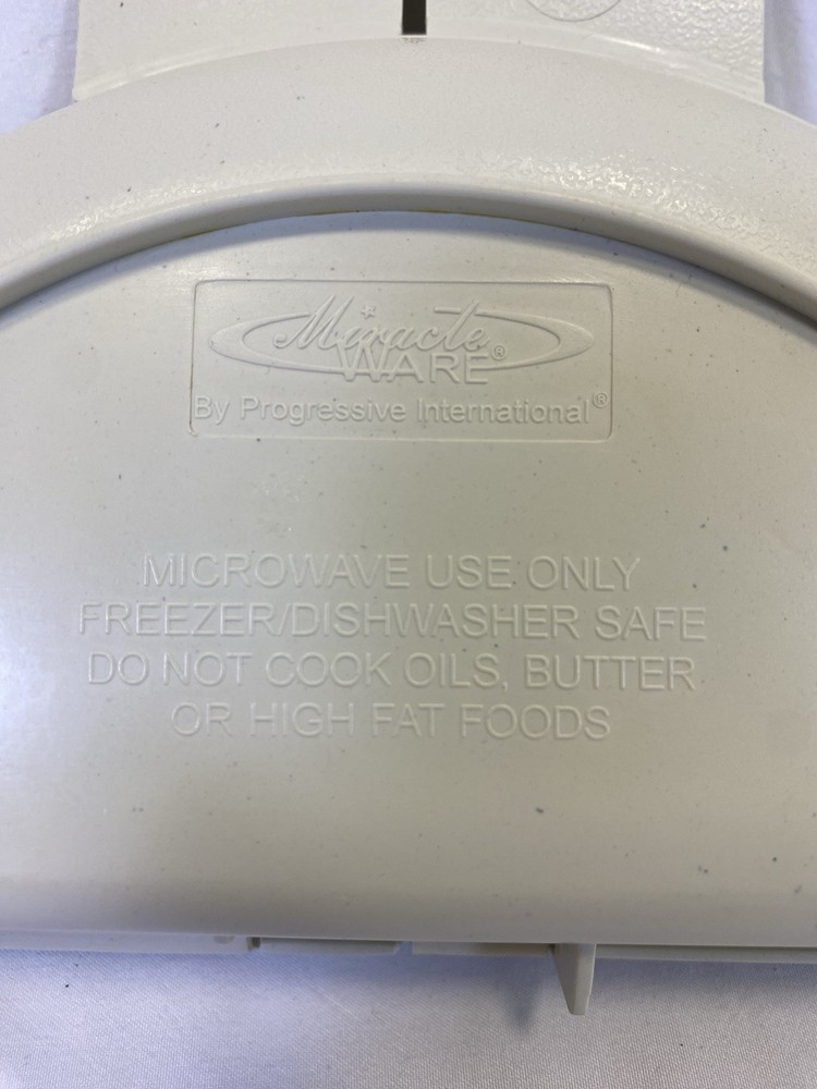 Miracle Ware “By Progressive” Microwave Omelet Maker New Dishwasher Safe