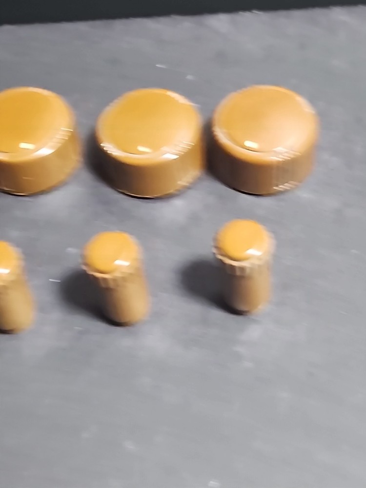 1948 Magnavox CR 198C Knob Set "Nice"