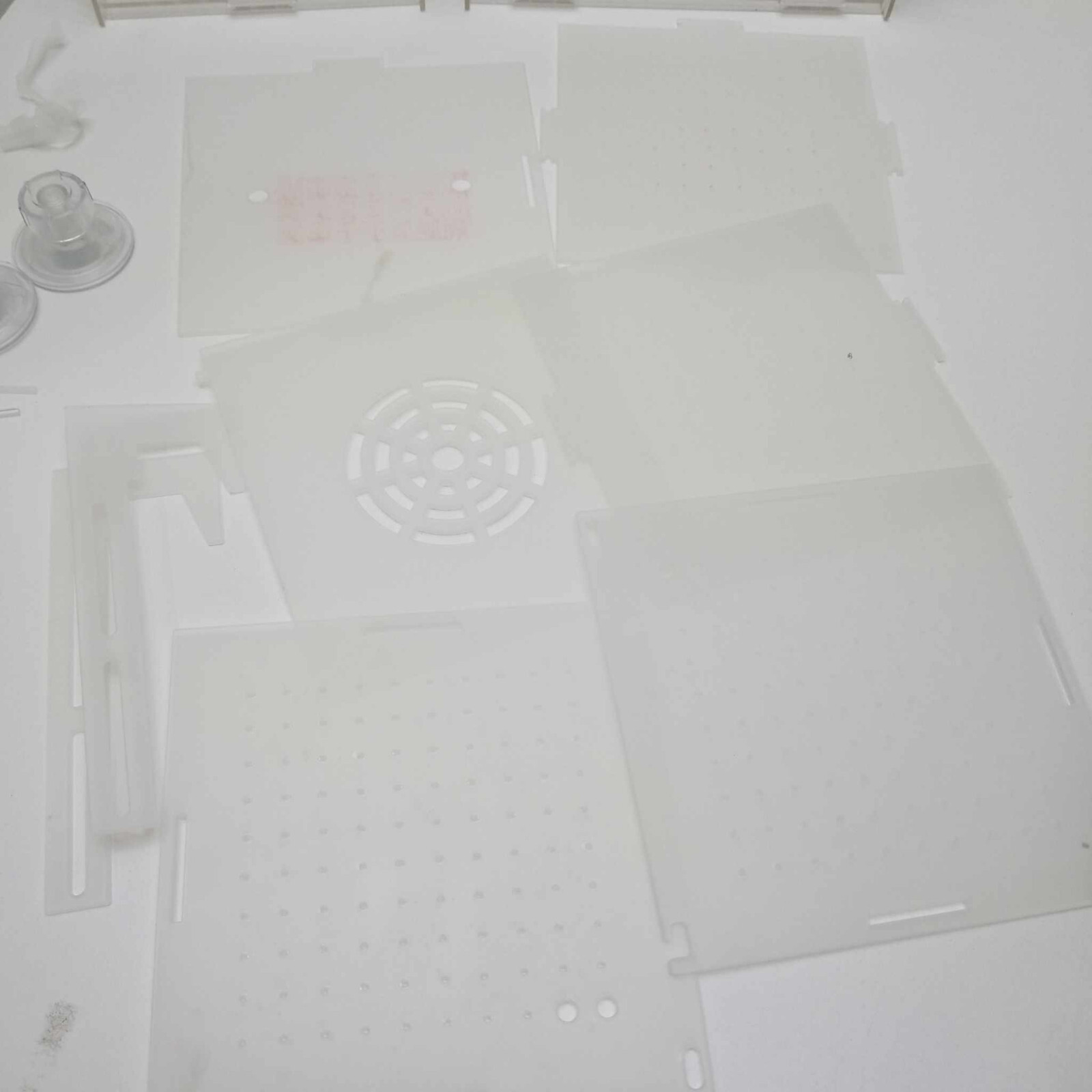 Aquarium Fish Clear Breeding Box 3 Sizes Acrylic Breeder Guppy Snails Betta Fry