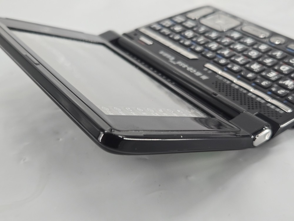 Inventec Besta Mini Invincible CD-859 Black Rechargeable Computer Dictionary