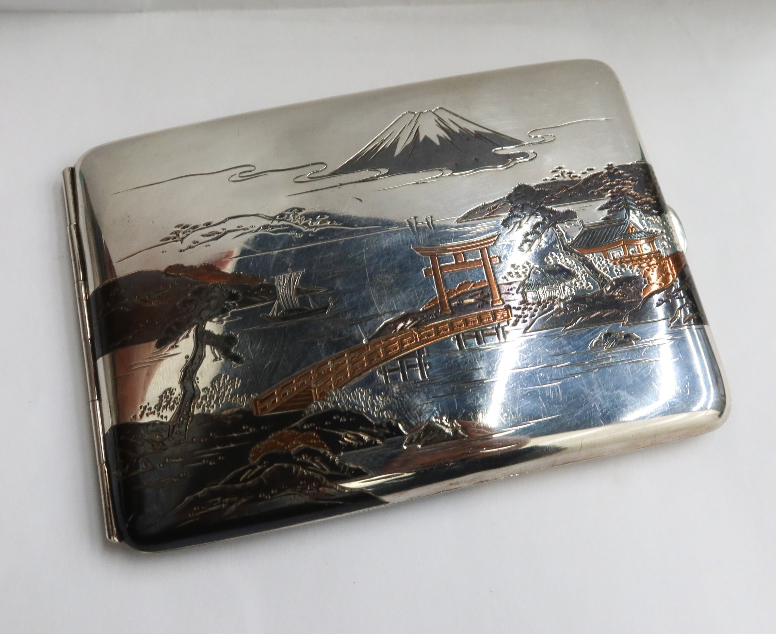 Japanese Mixed Metal 950 Silver Cigarette Case Mount Fuji circa 1920