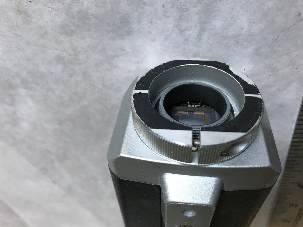 HITACHI DENSHI KP-120U CCTV CAMERA ALL SOLID STATE DC 9V 0.3A,EQ