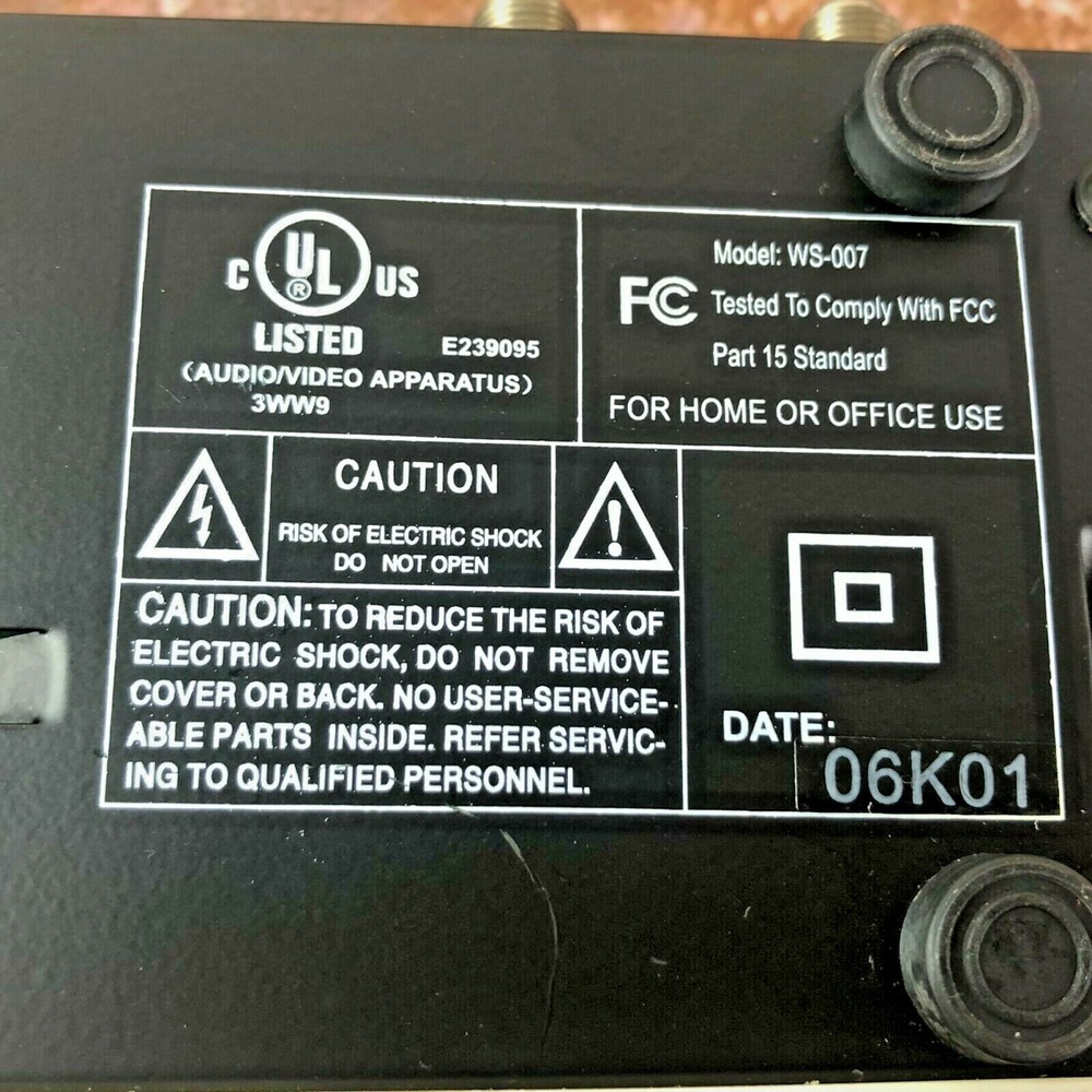 D-Link DE-824TP 10 Base T Ethernet Hub Used