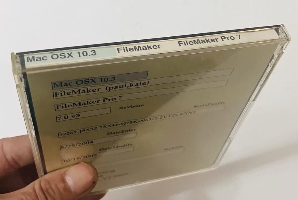 Vintage FileMaker Pro 7 Upgrade 2004 Mac/Win CD Complete w/ Docs