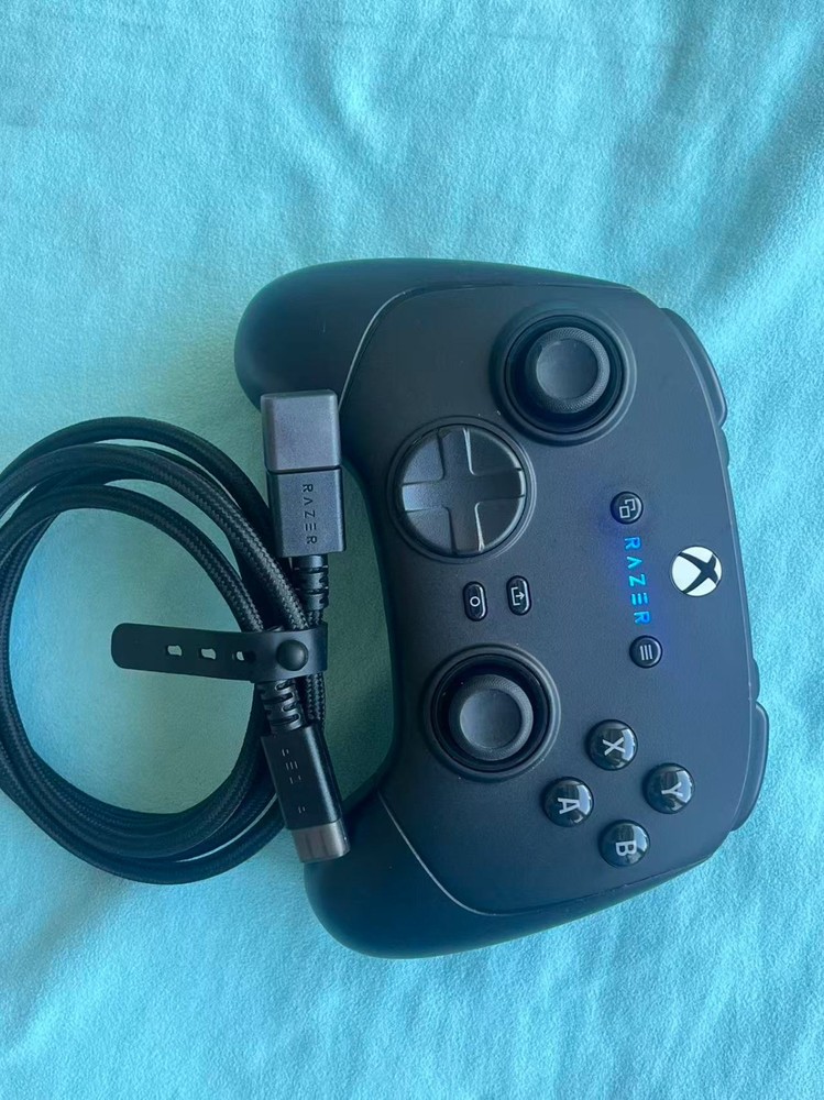 Razer Wolverine V3 Pro Controller RZ06-0520 for XBOX , PC