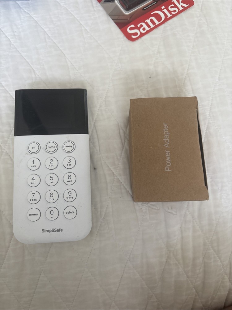 SimpliSafe SSKP3 Security Keypad White Wireless + Power Adapter