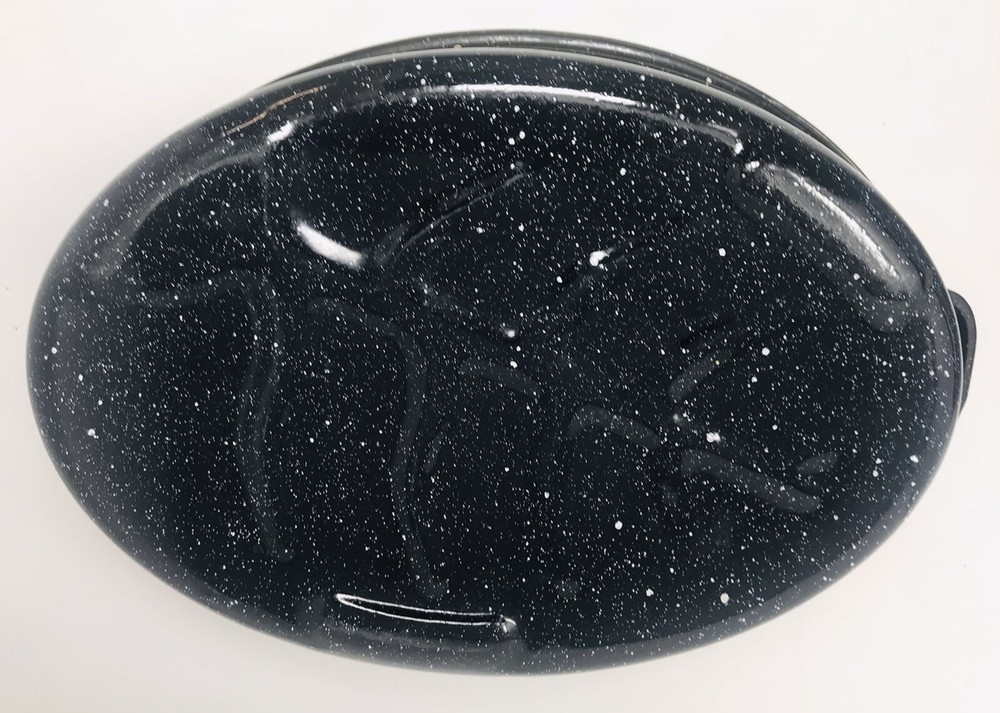 Covered Oval Roaster Black 14.5” X 10.5” EUC
