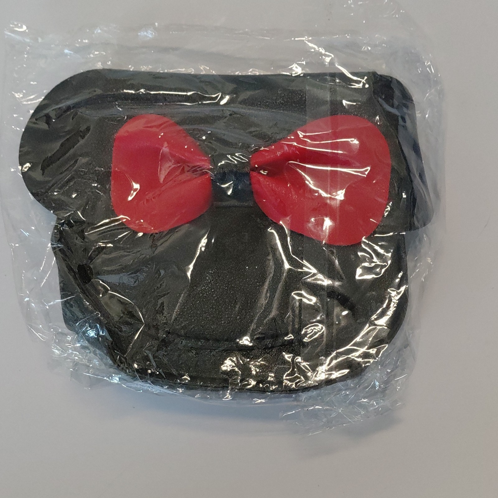 Disney Minnie Mouse Small Black Crossbody Bag with Red Bow (02423-bk)