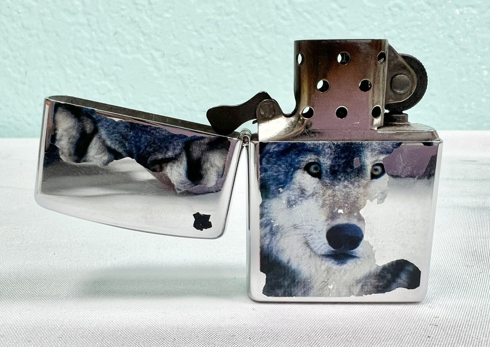 ZIPPO B04 2004 Wolf Lighter
