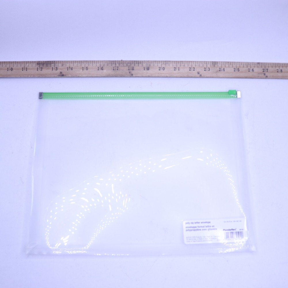 Pendaflex Poly Zip Envelope Top-Loading Zippered Closure Green Expands 1" 84192