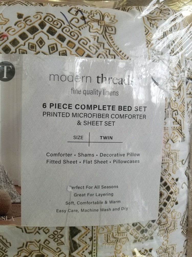 Modern Threads 6 Piece Printed Complete Bed Set Isla.
