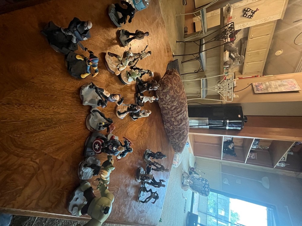 disney infinity figures (23 figures) 