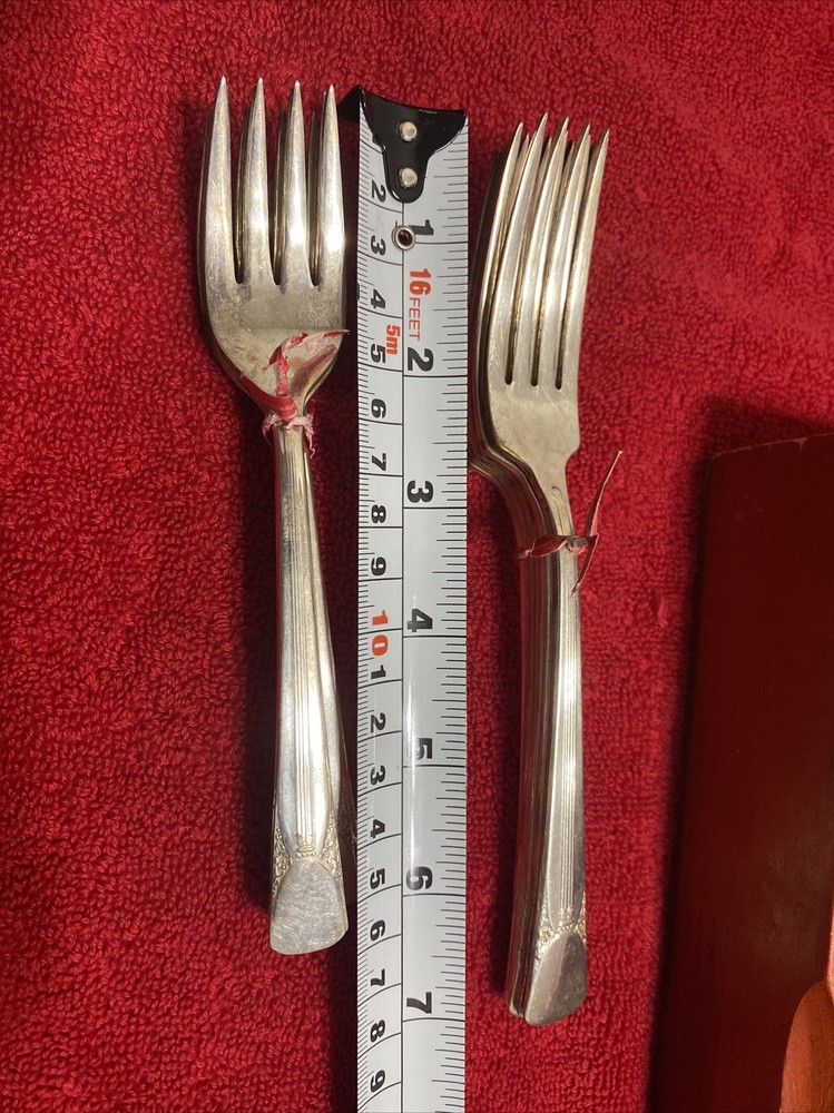 1939 Embassy International Silver Pattern Bouquet Silverplate Flatware Set 24 Pc