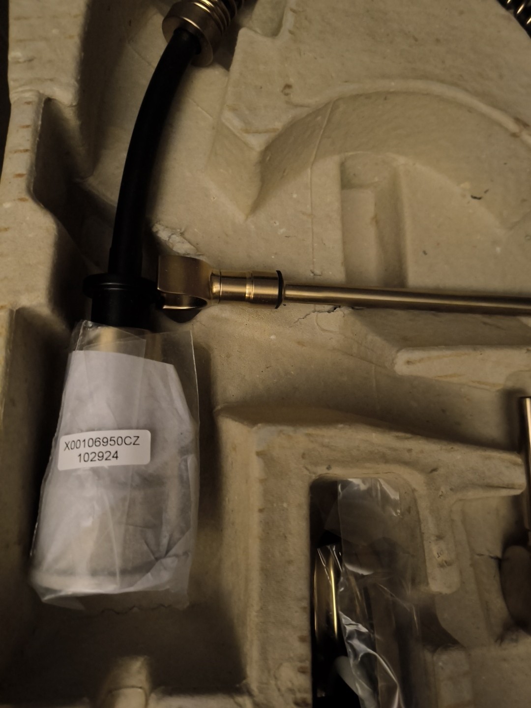 New Delta 18804Z-CZ-DST Theodora Kitchen Faucet Champagne Bronze