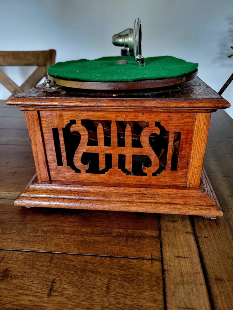 Antique c. 1910 Harmony Talking Machine Model 12 Phonograph Gramophone