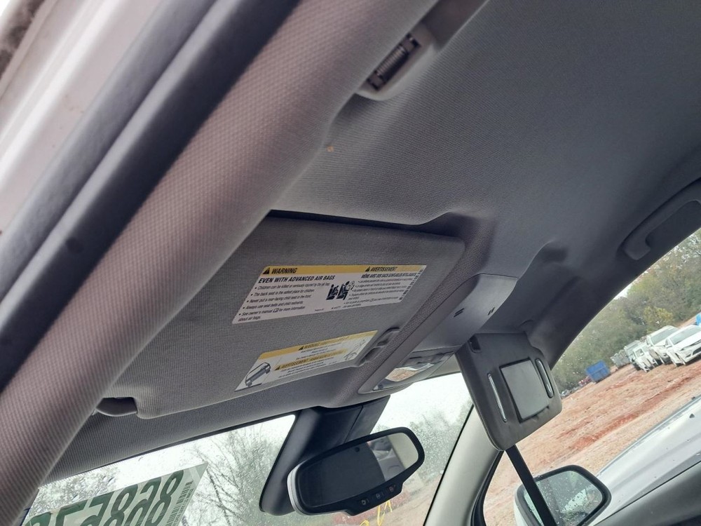 TRAX 2015 Glove Box 4845417