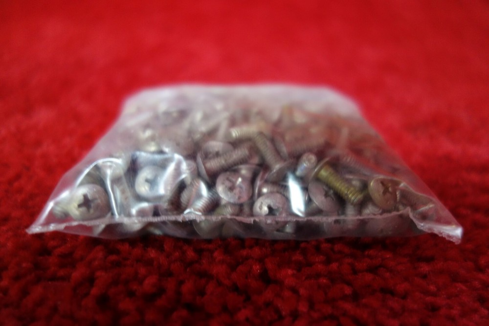 Truss Head Machine Screws PN AN526-8R6