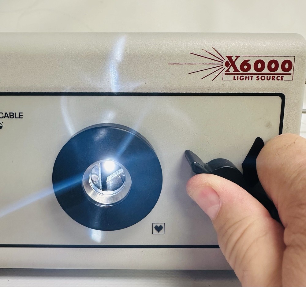 Stryker X6000 Light Source 220-185-000 W/ Xenon Module (Lamp Hours: Zero)