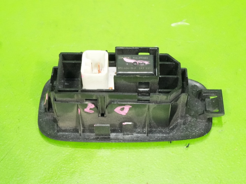 01-05 IS300 OEM rear back door power window lock switch button control