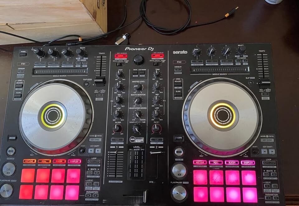 Pioneer DDJ-SR Digital DJ Controller