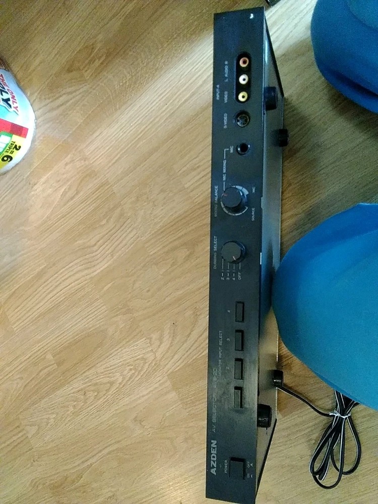 Azden AVS-20 AV Selector