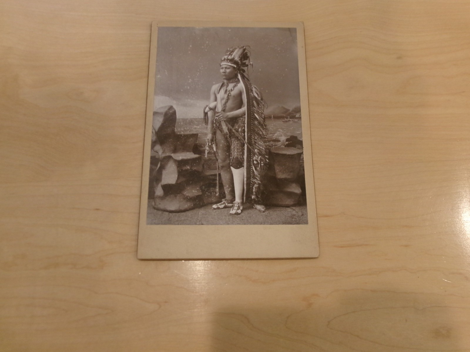 Native American Indian with gun and war club Sioux war tribe cabinet card Custer