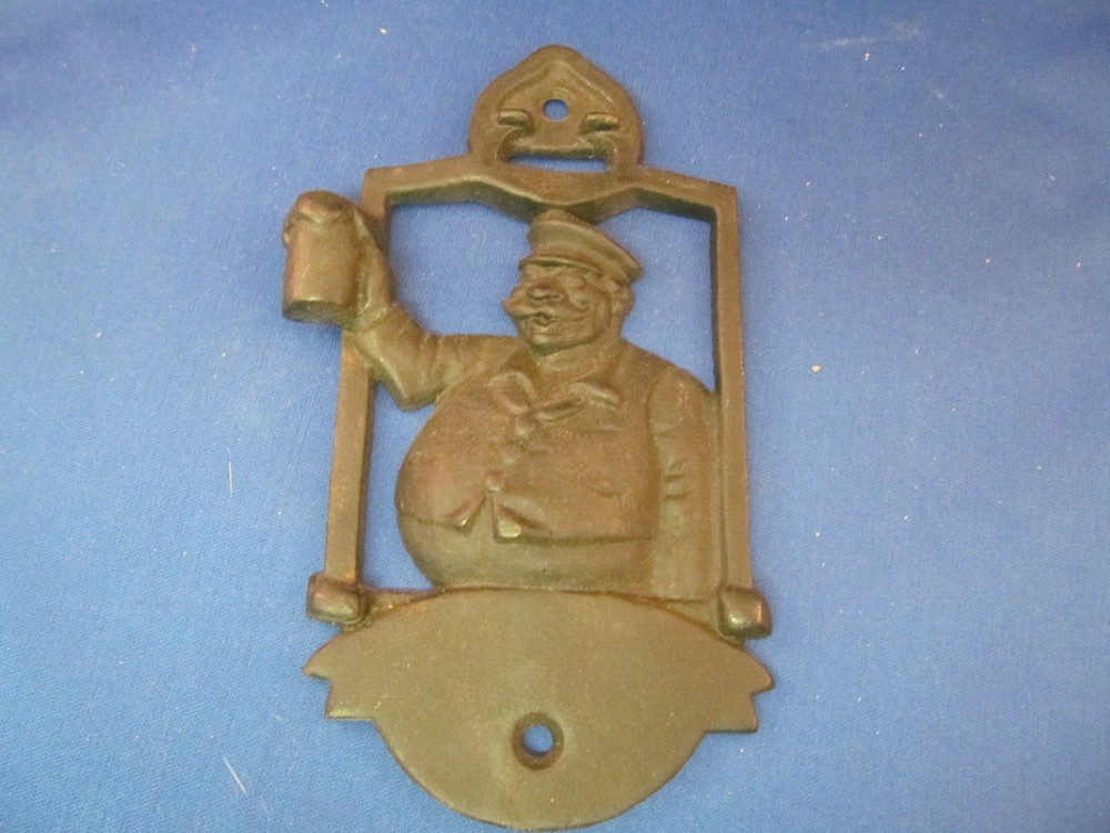 MR LANG PA CAST IRON BEER DRINKER WALL BOTTLE OPENER IRON ART LB66
