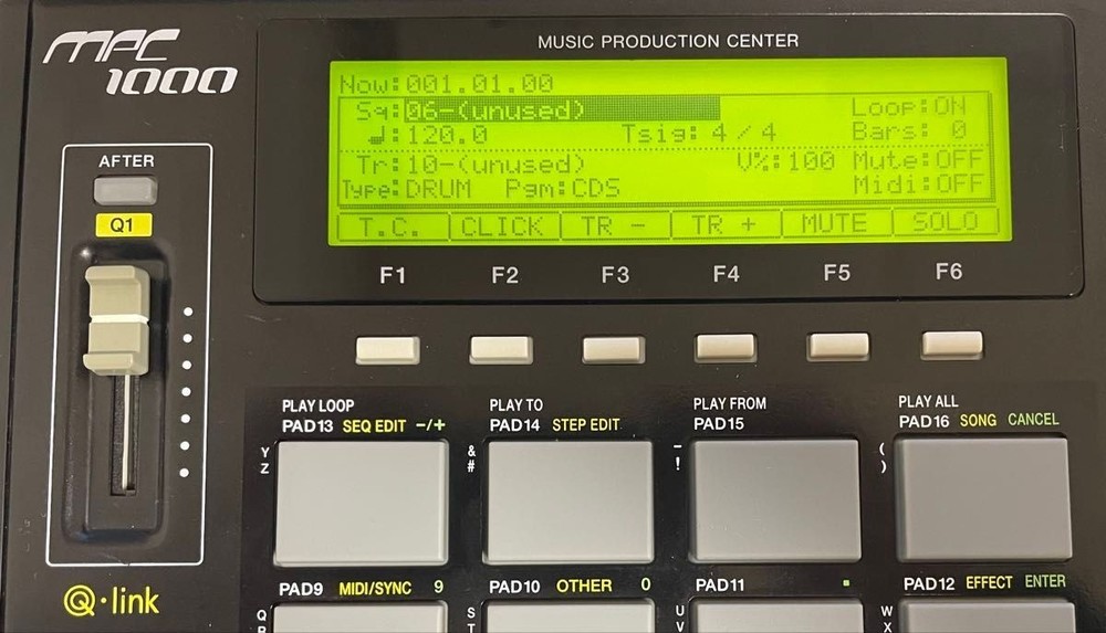 AKAI MPC1000 BK Sampling Machine Sampler Stereo 32 voices 64-track sequence