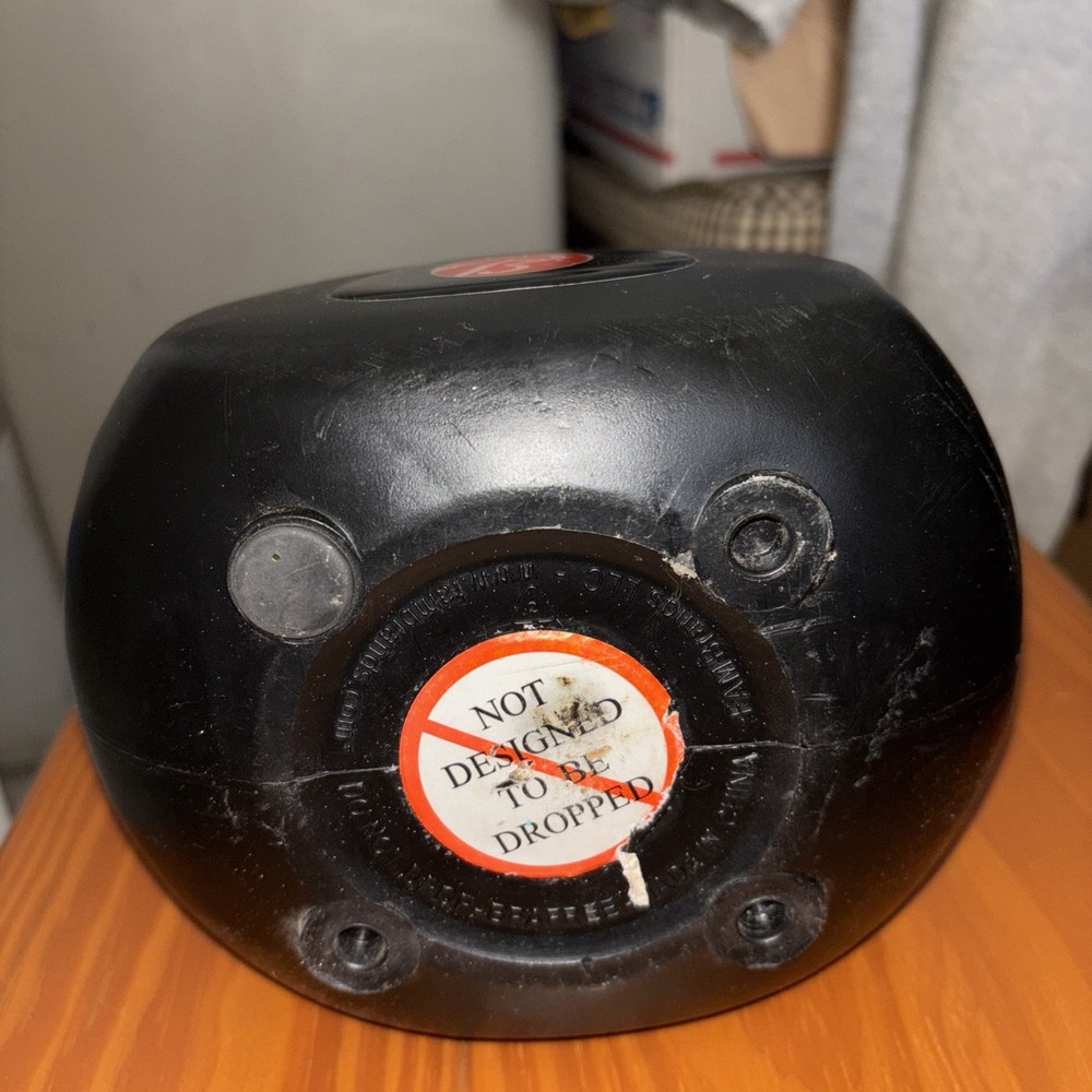 10 pound kettle bell from Bally’s