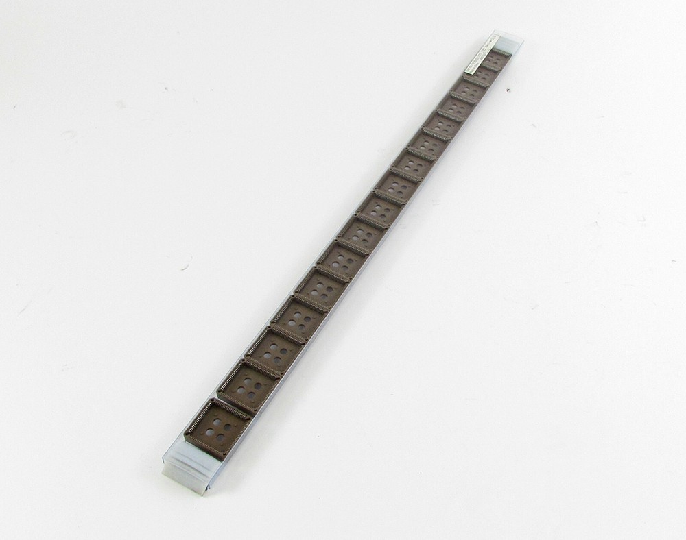 AMP 822473-7 Connector PLCC Socket 84 Position Through Hole - 16 pcs