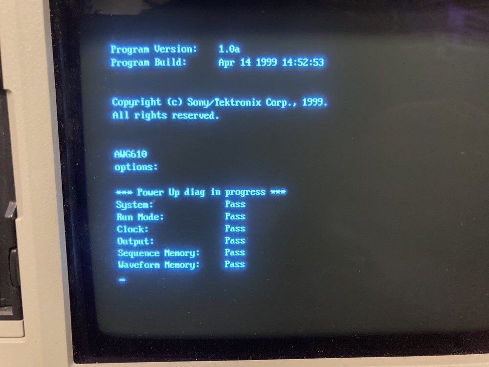 Sony Tektronix AWG610 Arbitrary Waveform Generator 2.6 GS/s