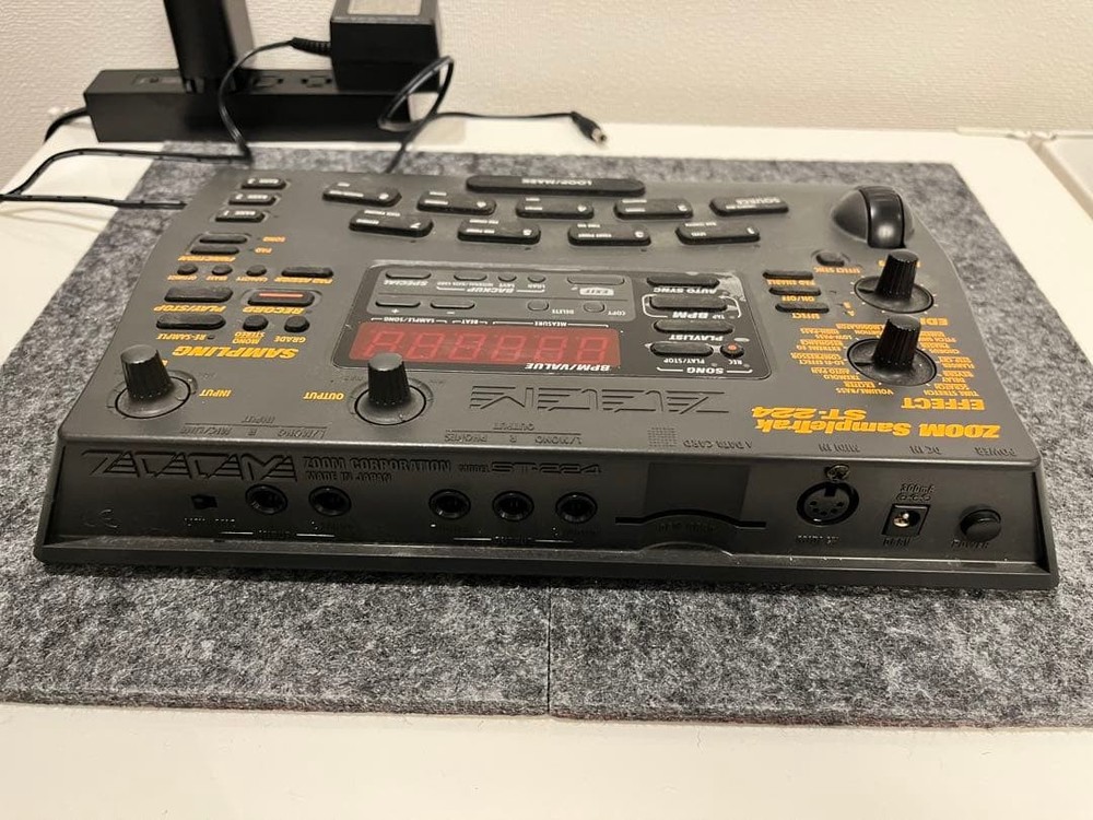 Zoom ST-224 SampleTrak Sampler with AC adapter #0003