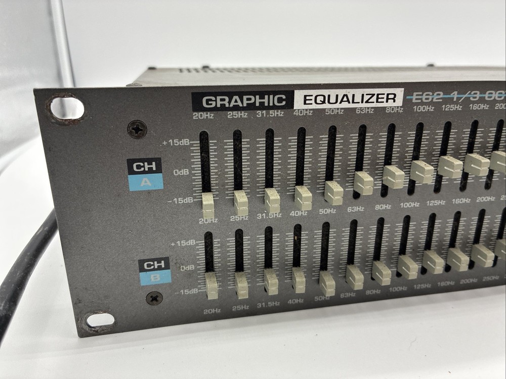 Samson E62 1/3 Octave Dual 31 Band Graphic Equalizer