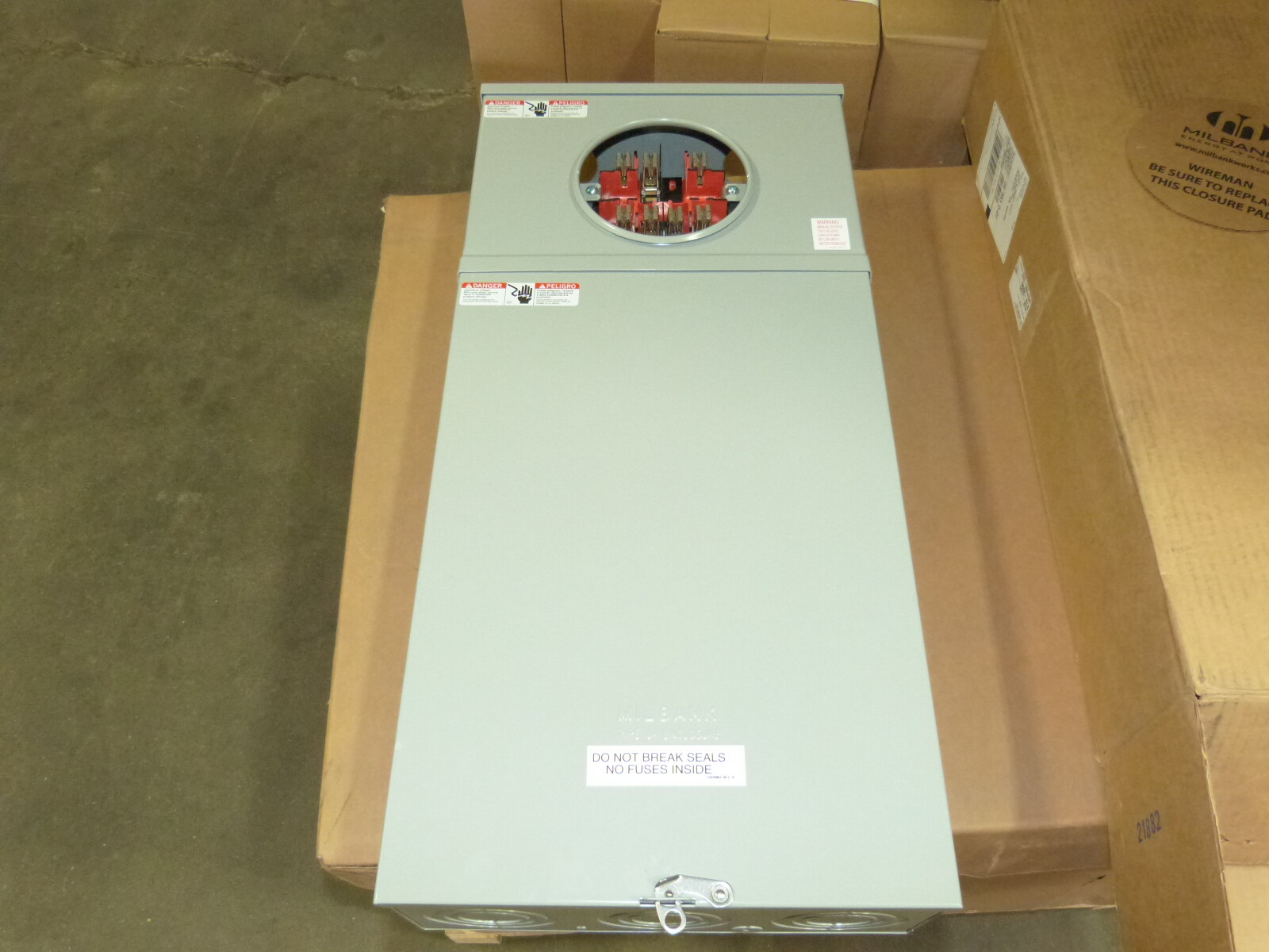 Meter Socket 127TB 7 Jaw 200A 3 Phase 600V Milbank NEW