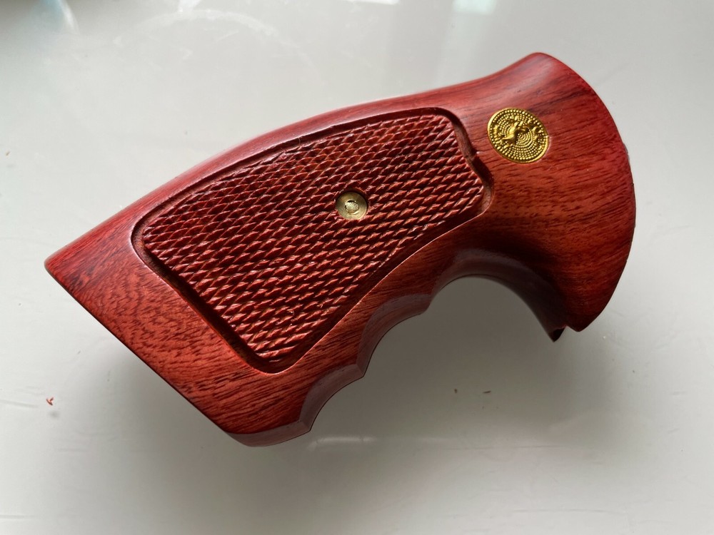 New Grips For Colt Python grips (I, E fr ame), Checkered Hard wood