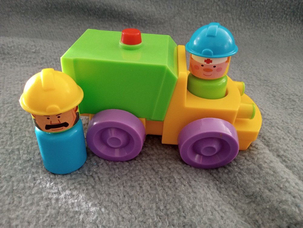 Fun Time emergency vehicle with 2 figures